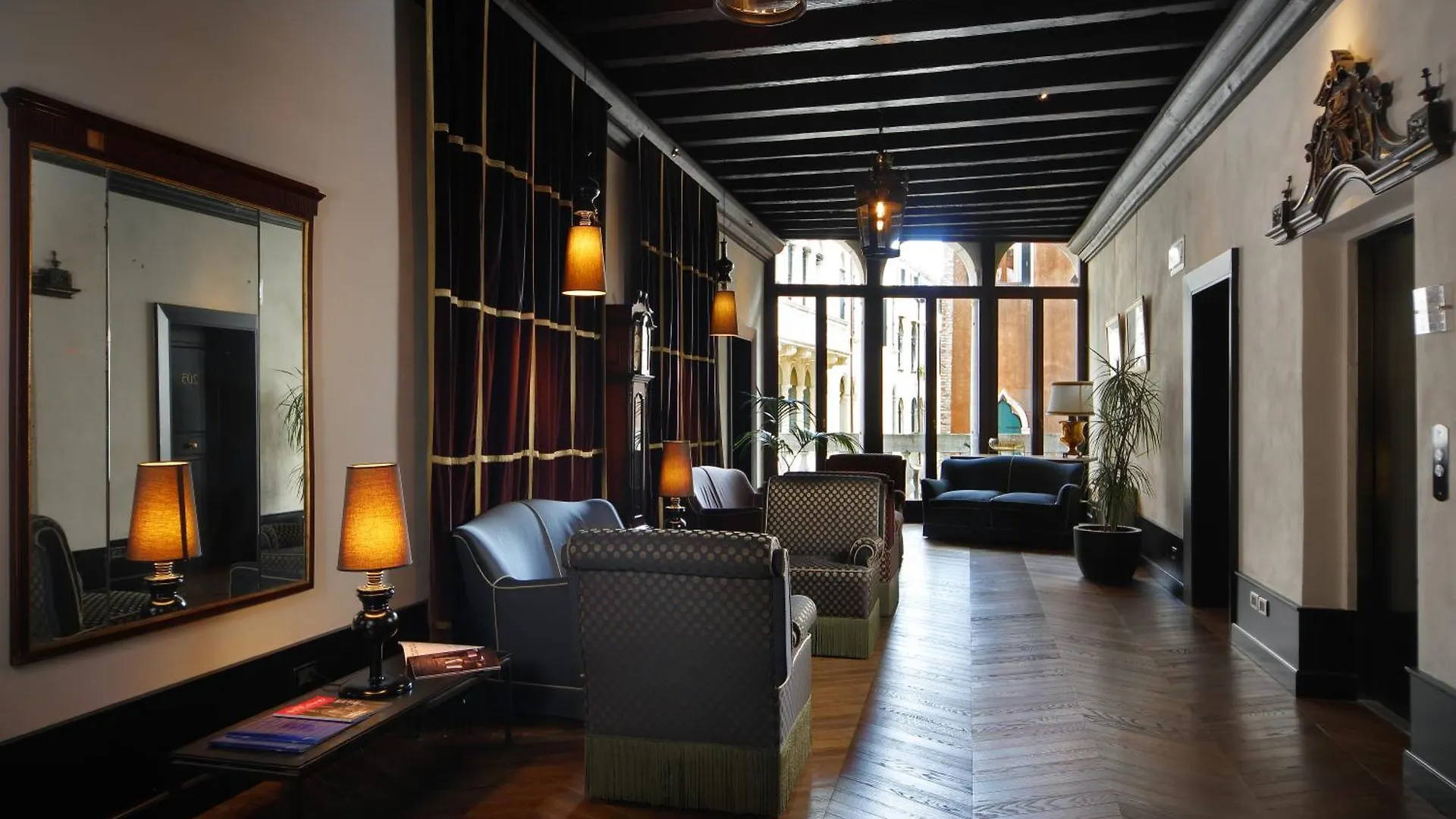 Aqua Palace Venice Hotel
